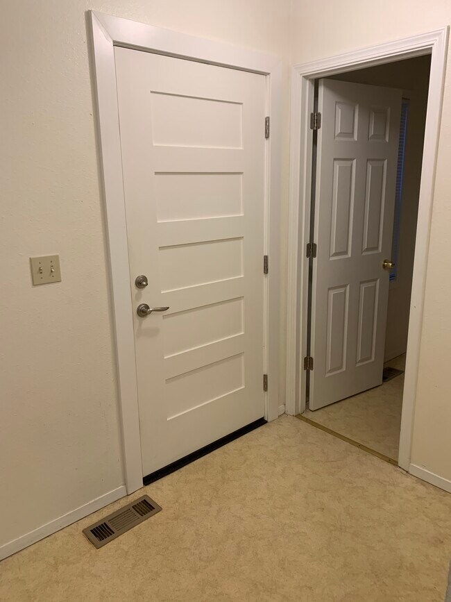 Foyer - 8150 Little Dipper Ave