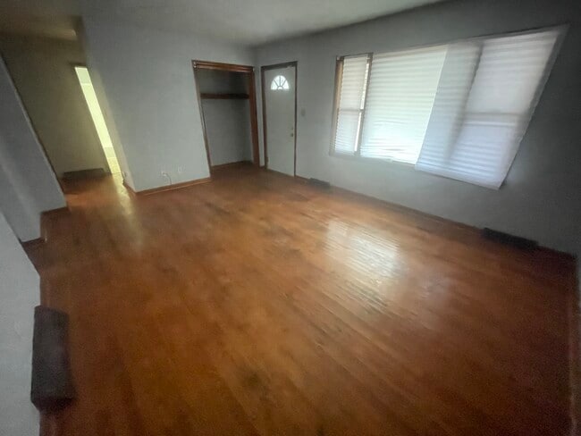 Building Photo - 7 Grace St