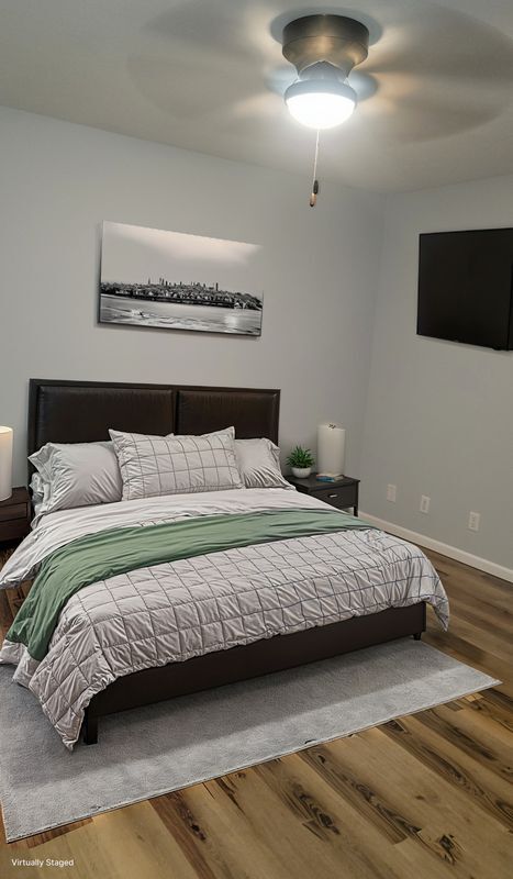 Building Photo - 1227 N Daniels Ave