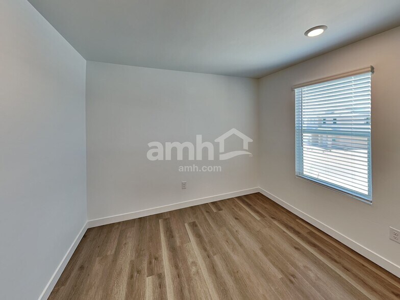 Building Photo - 6509 E Paseo Alga