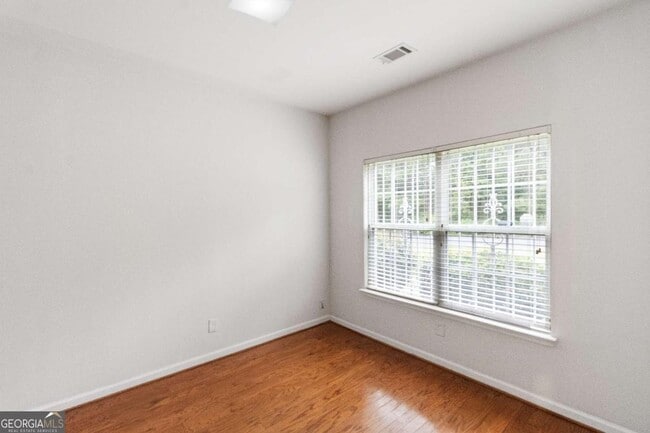 Building Photo - 239 Brookview Dr