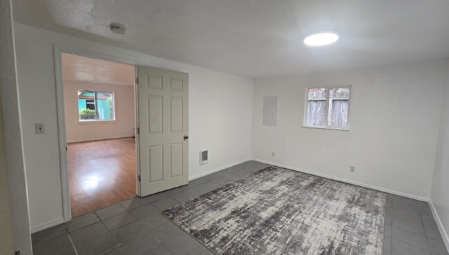 Building Photo - 18440 NE Woodinville Duvall Pl