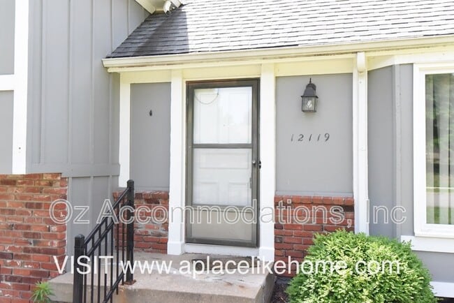 Building Photo - 12119 W 99th Terrace
