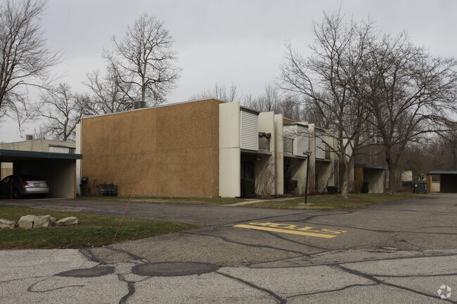 Building Photo - Whitewood Condominiums