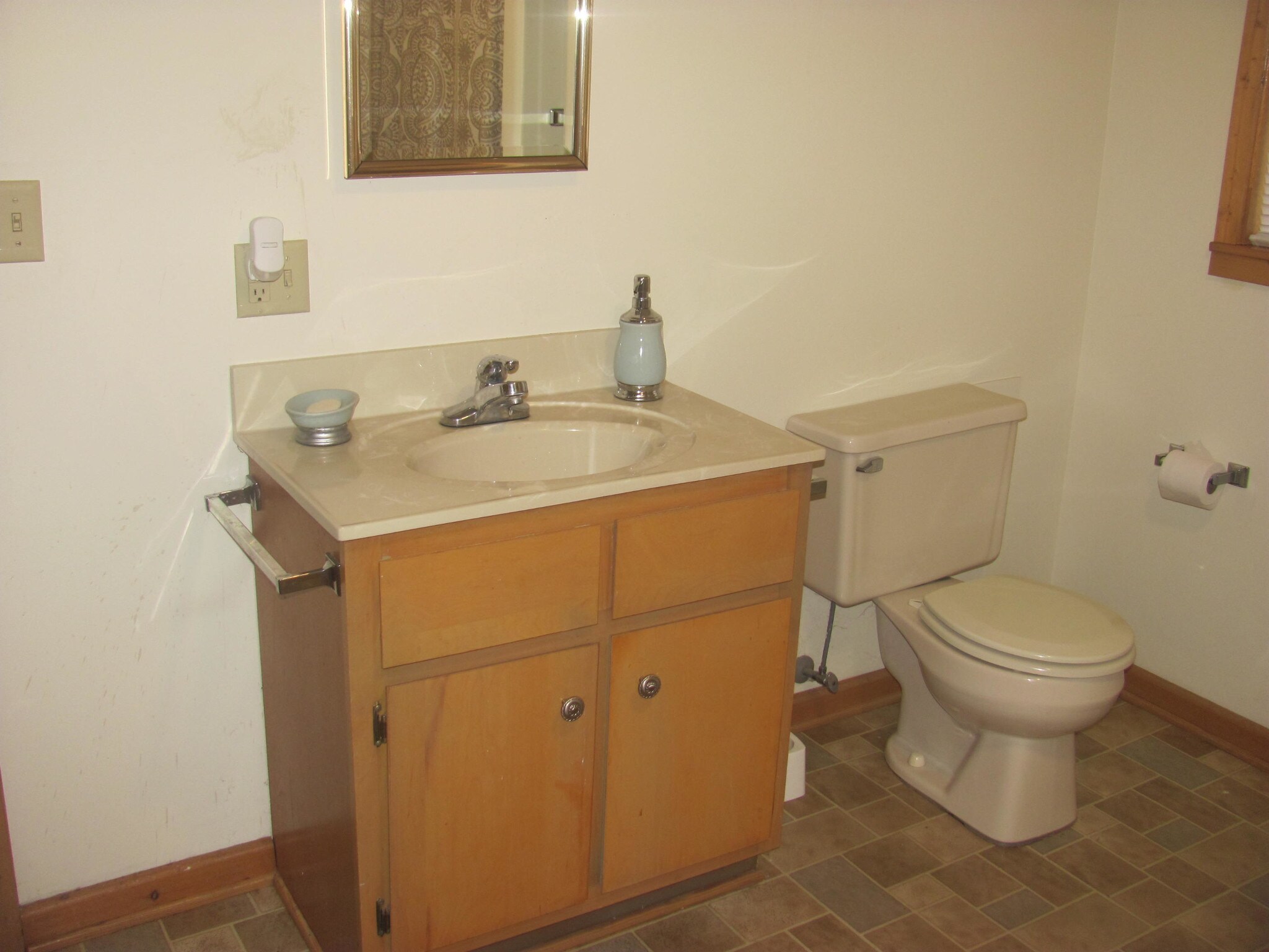 Building Photo - 3967 Riverview Ln