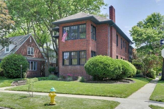 Building Photo - 1700 Claremont Ave
