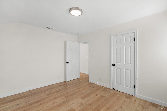 Building Photo - 8 Corte Dorado