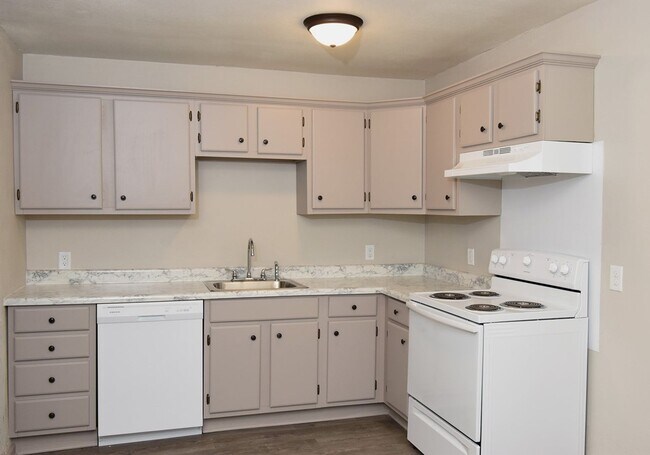 Building Photo - LORAINE.518-520