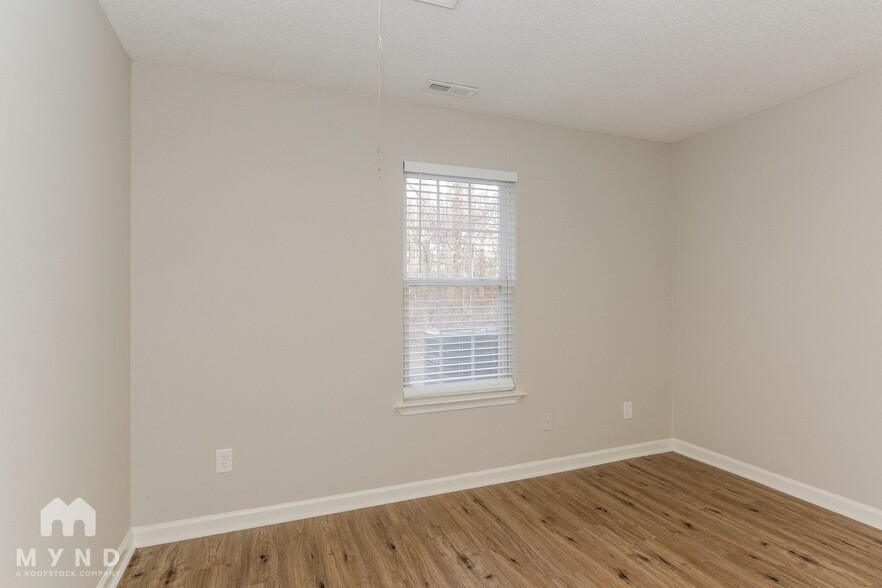 Building Photo - 5729 Glenhill Ct