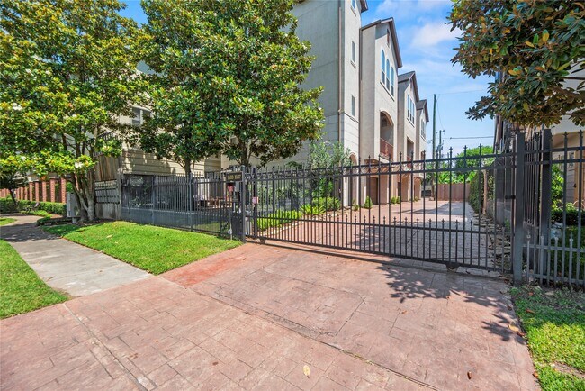 Building Photo - 1537 Haddon St