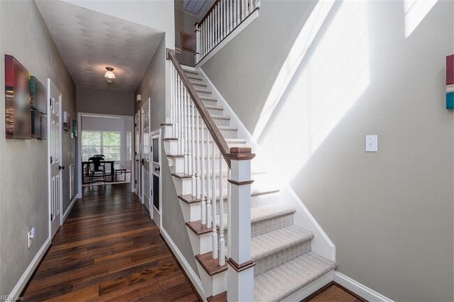 Building Photo - 1500 Ashburn Ct