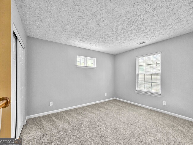 Building Photo - 1236 Liriope Ln SE