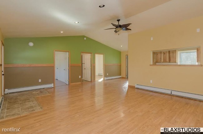 Building Photo - 1203 Paige Ave