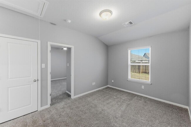 Building Photo - 100 Javans Nest