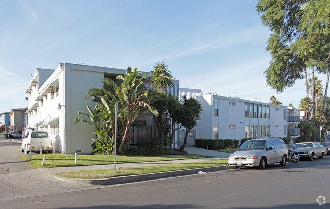 Primary Photo - Fountain Manor Estates, Incorporated