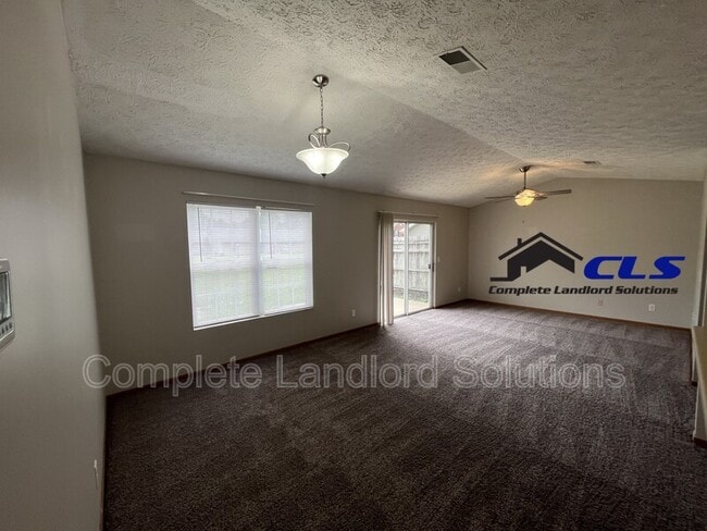 Building Photo - Anthony Square Carriage Homes