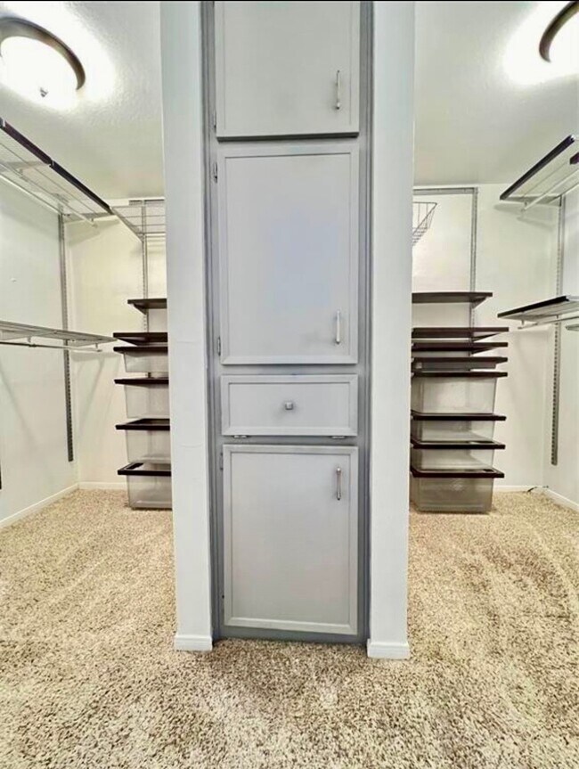 Building Photo - 6726 Saffron Hills Dr