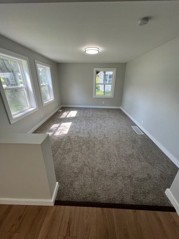 Building Photo - 806 S Clay St