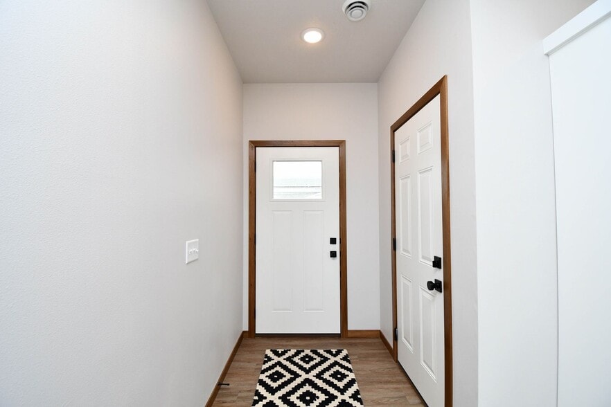 Building Photo - 6115 S Alki Pl