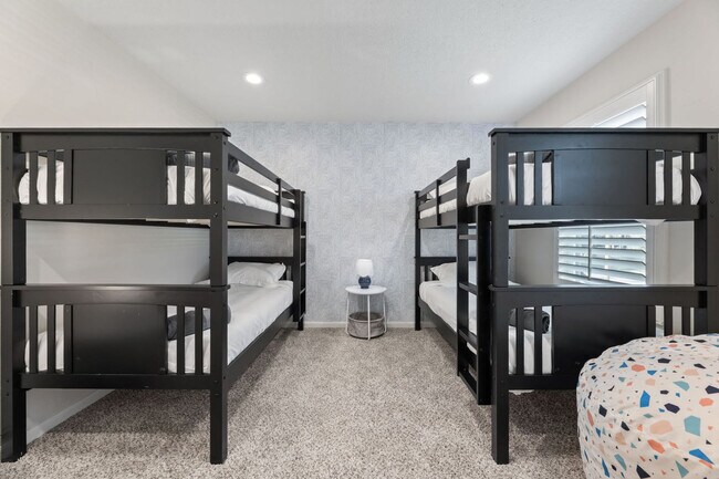 Building Photo - 9123 Kerr Dr