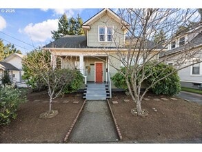 Building Photo - Classic Portland bungalow in Northeast Portland Available July 1st!