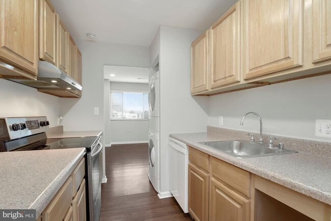 Building Photo - 6401 Woodgreen Cir