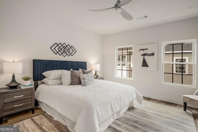 Building Photo - 3165 Dogwood Dr