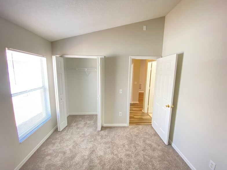 Building Photo - 132 Rose Hill Trail