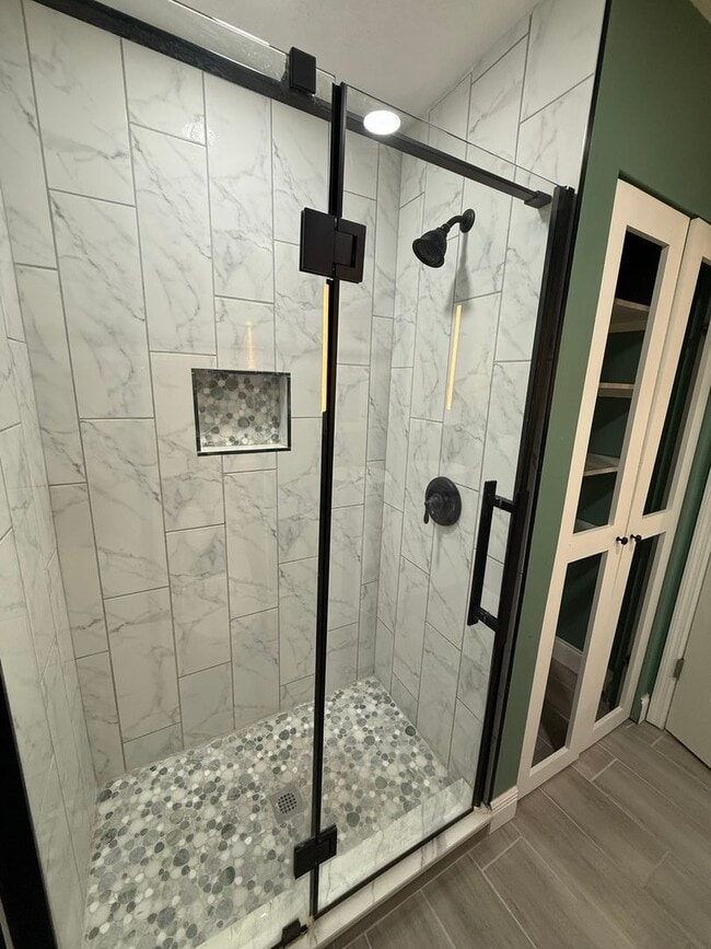 Building Photo - 102 Kristi Ann Ct