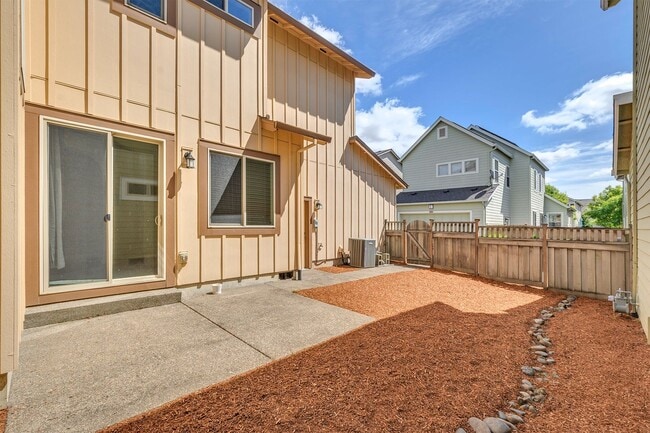 Building Photo - Executive style home