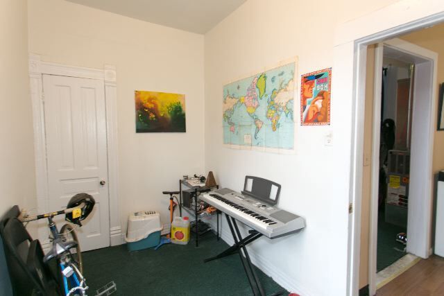 Building Photo - 1228 N Maplewood Ave