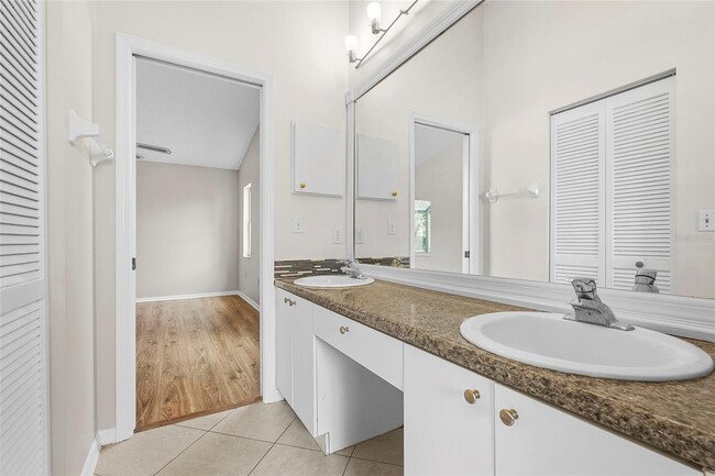 Building Photo - 7710 33rd Ln E