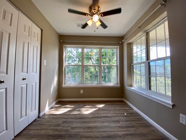 Eat in Kitchen - 300 Blue Water Ct