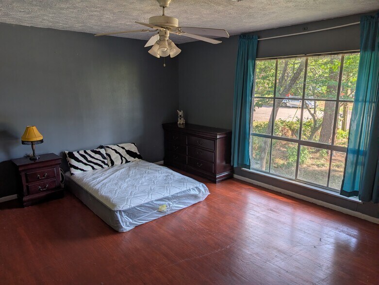 Building Photo - 4310 Edgedale Dr