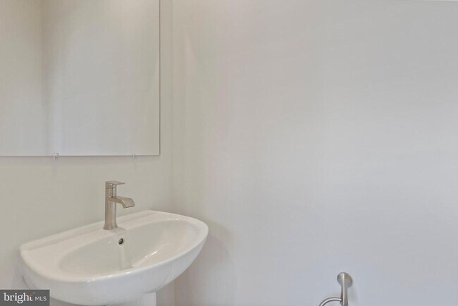 Building Photo - 1830 Parham Wy