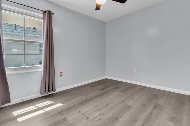 Building Photo - 6415 W 87th St