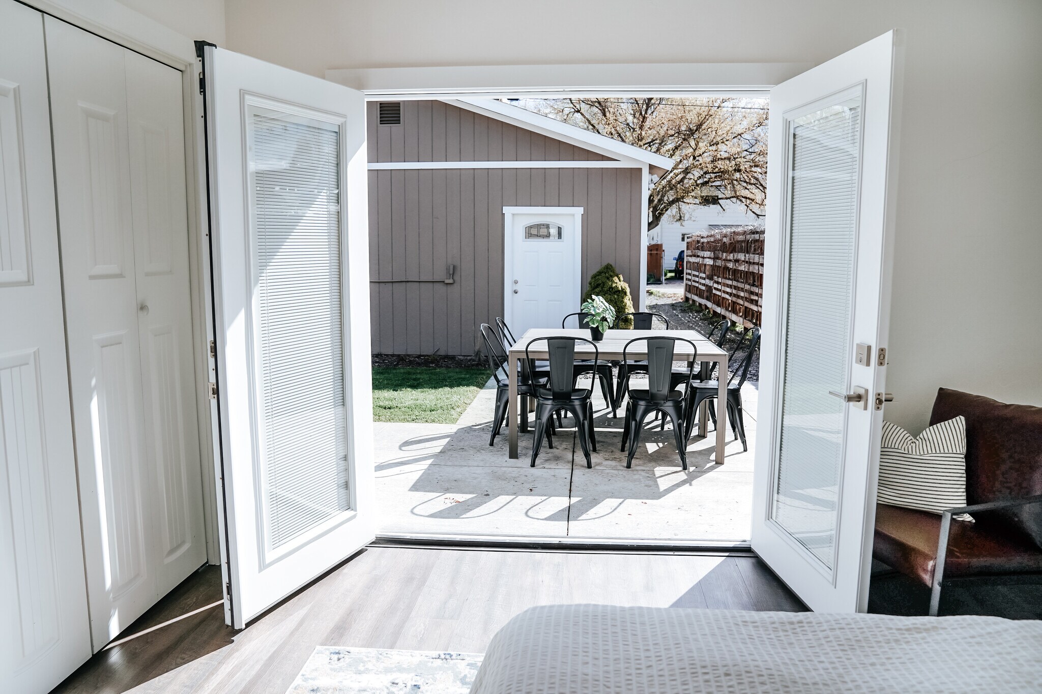 nice patio with seating for 8 plus a grill - 525 8th Ave W