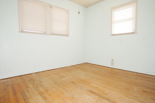 Building Photo - 3308 Sacramento Ave