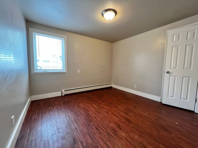 Building Photo - Robertson1001 (KC-JF-NB)