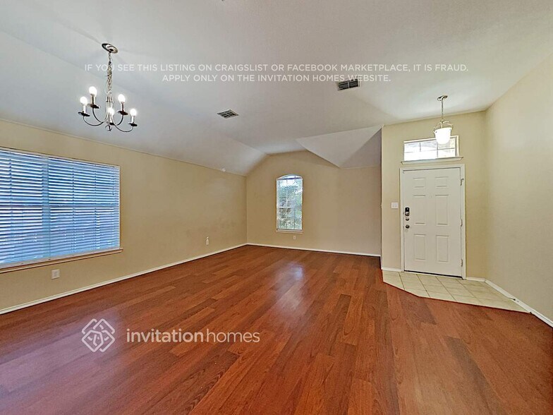 Building Photo - 1112 Sweetwater Dr