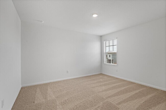 Building Photo - 619 Gemsbok Rd