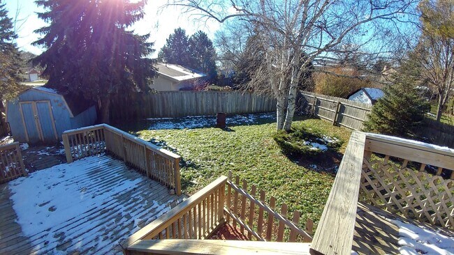 Building Photo - Spacious 4 bedroom 2 Bath Single Family Mt Pleasant