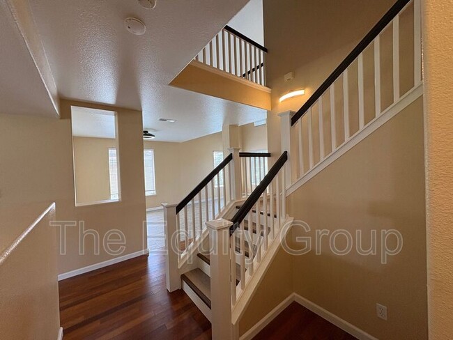 Building Photo - 938 W Encore Dr
