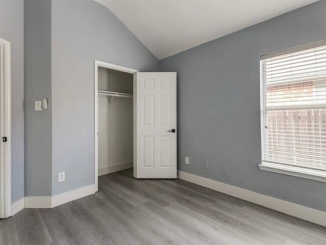 Building Photo - 2136 Erika Ln
