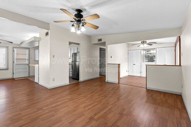 Building Photo - 800 Bobbins Ln