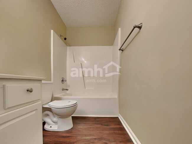 Building Photo - 55 Old Tree Ct