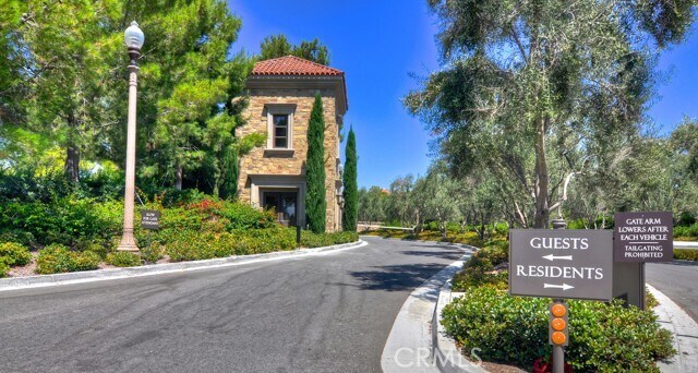 Building Photo - 102 Brindisi