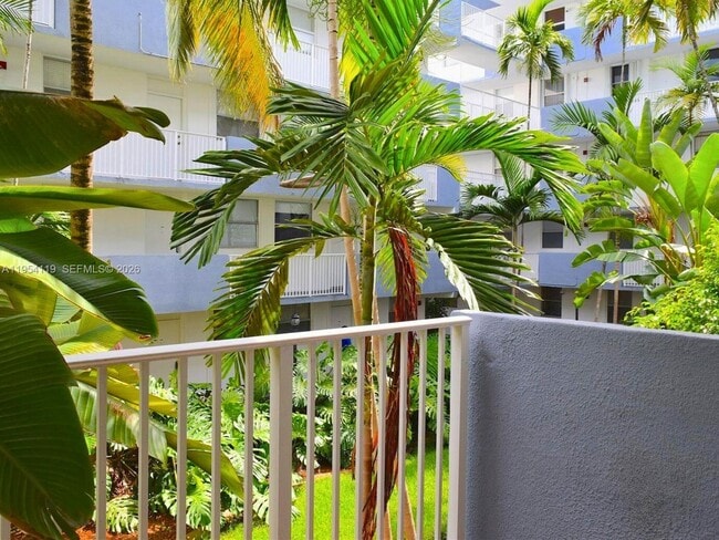 Building Photo - 1801 S Treasure Dr