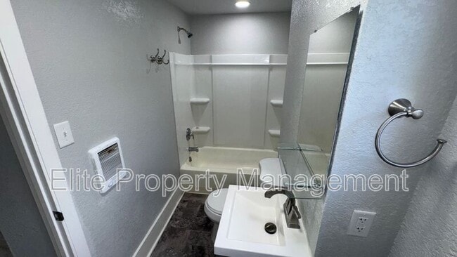 Building Photo - 1611 San Juan St
