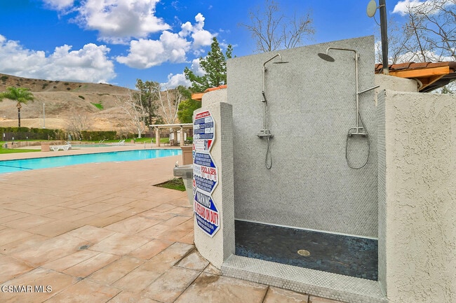 Building Photo - 12057 Falcon Crest Way